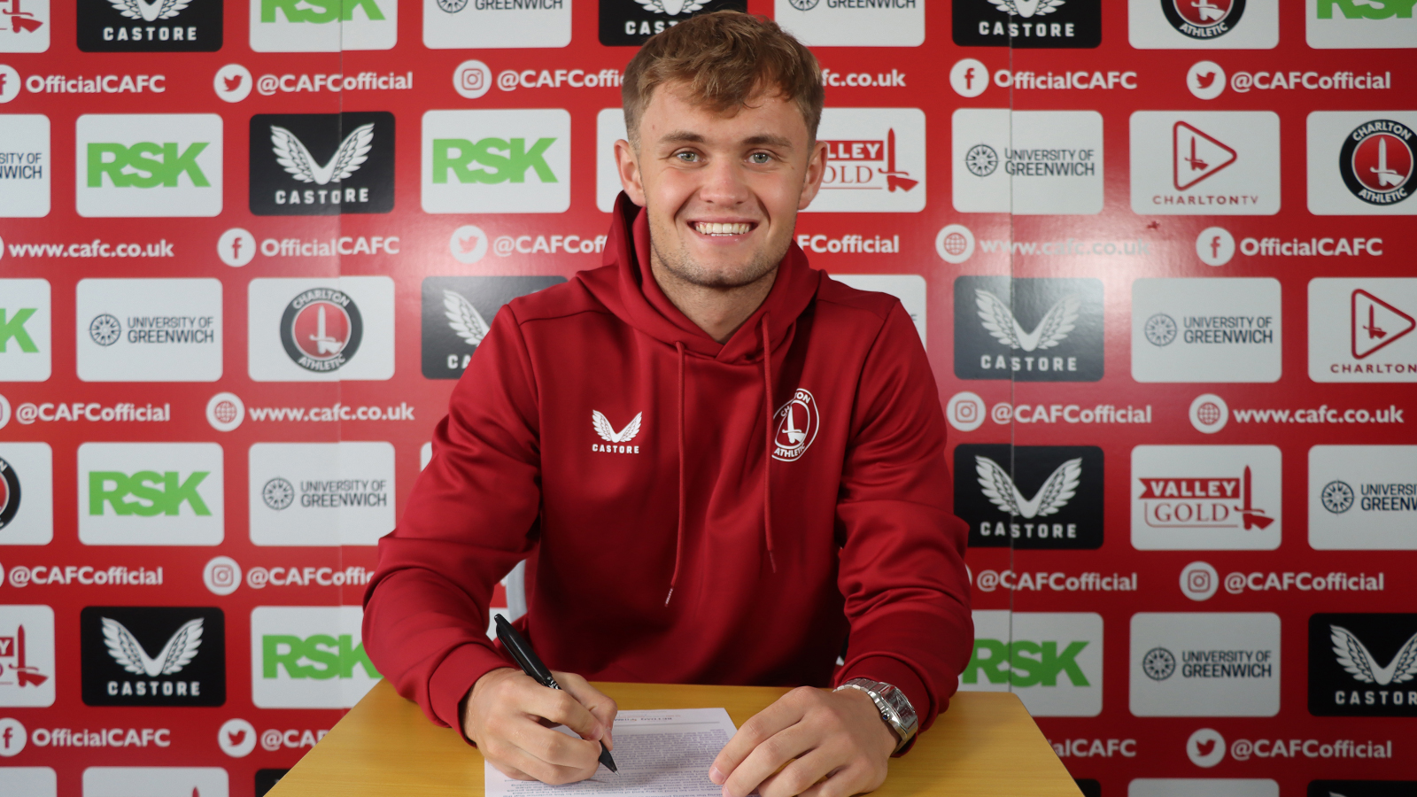 Henry Molyneux signs first professional contract | Charlton Athletic  Football Club