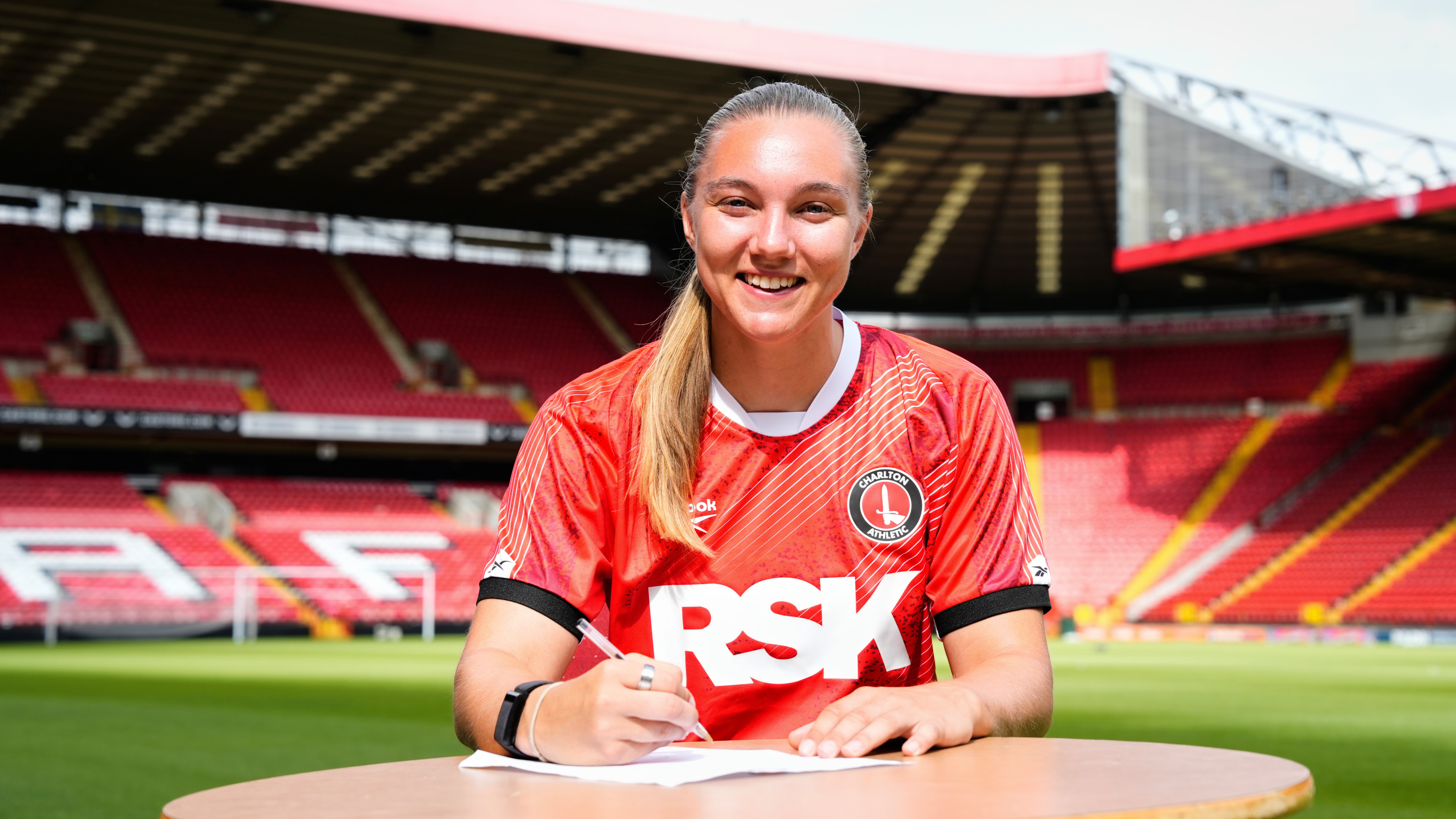 Kiera signing 