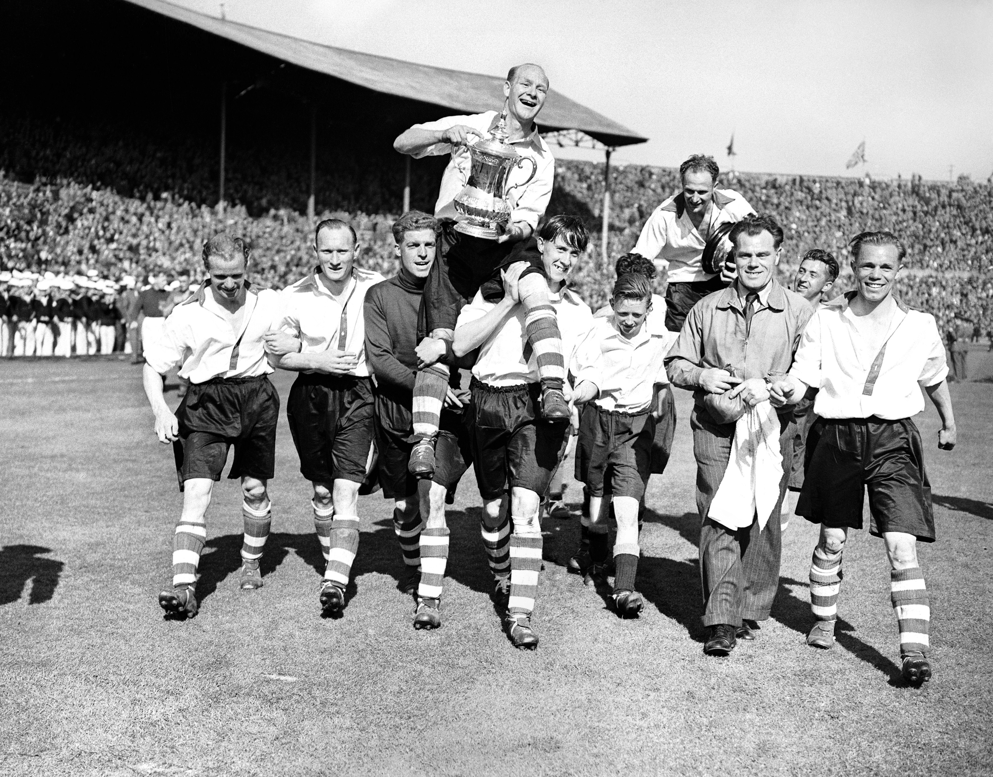 Charlton celebrate winning the FA Cup in 1947