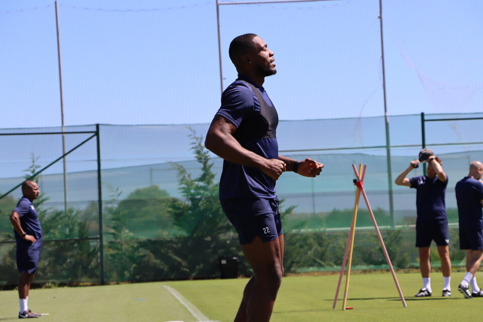 Chuks Aneke warming up in Spain