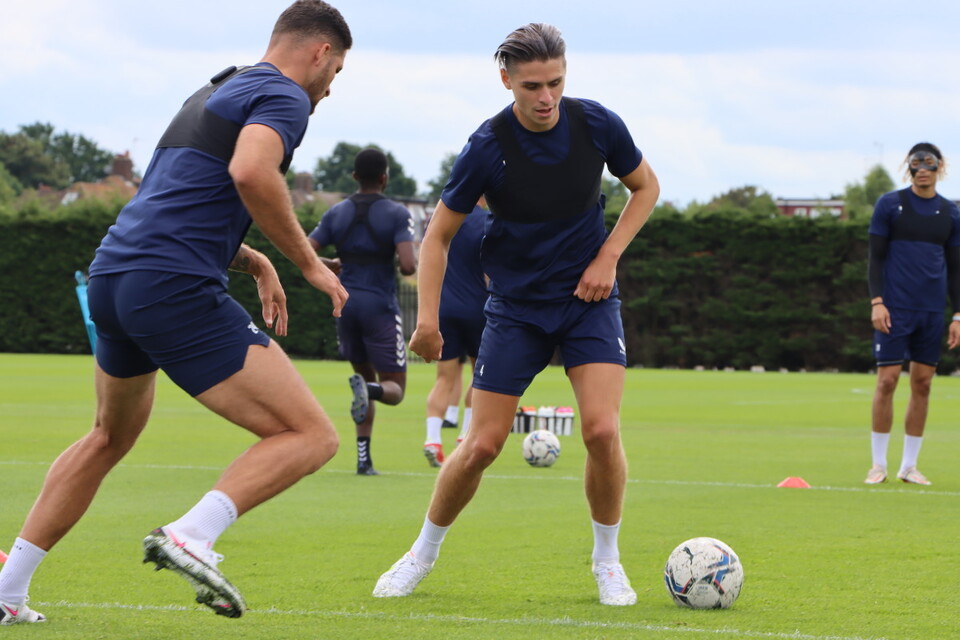 Ryan Inniss defending against George Dobson
