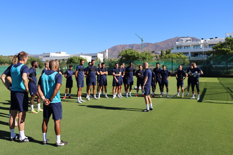 Ben Garner addresses his players during pre-season training