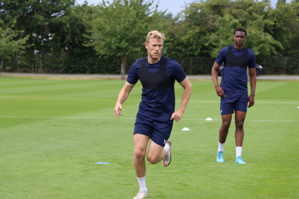 Jayden Stockley running at Sparrows Lane