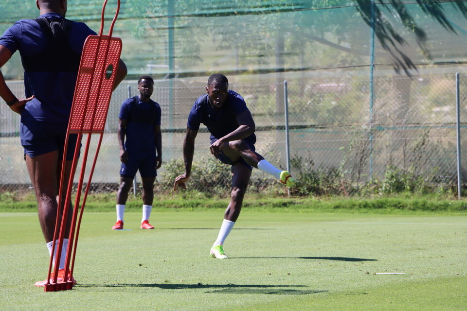 Corey Blackett-Taylor goes for goal