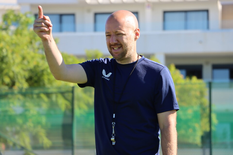 Ben Garner instructs his players