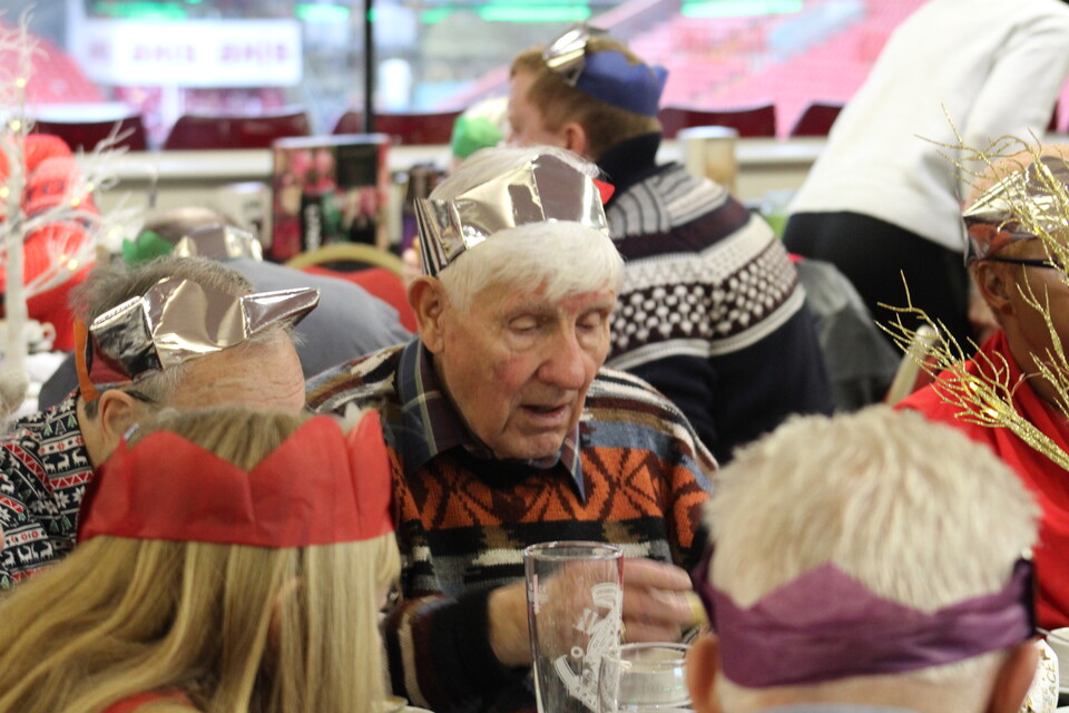 Peter Murkin at the table