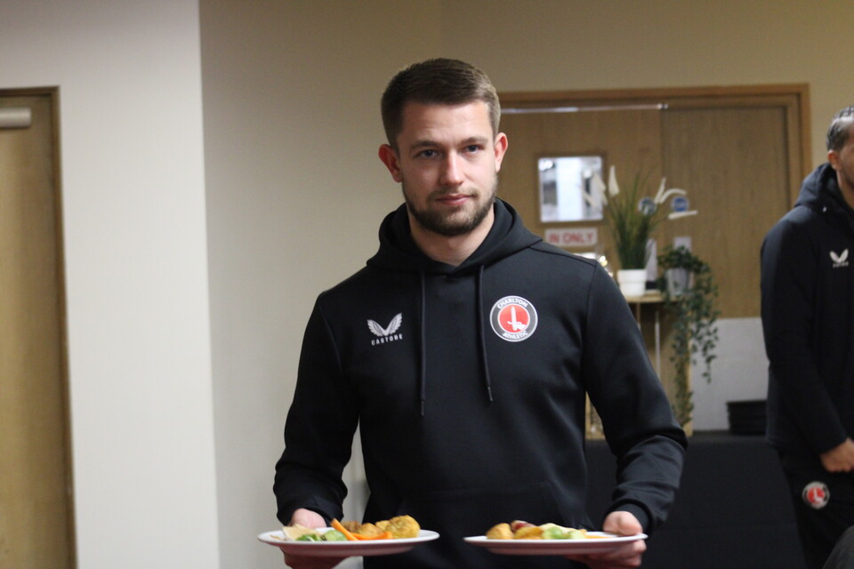 U21 players serving Christmas dinner