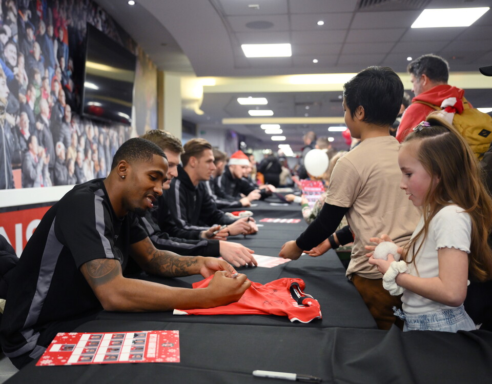 Signing Session