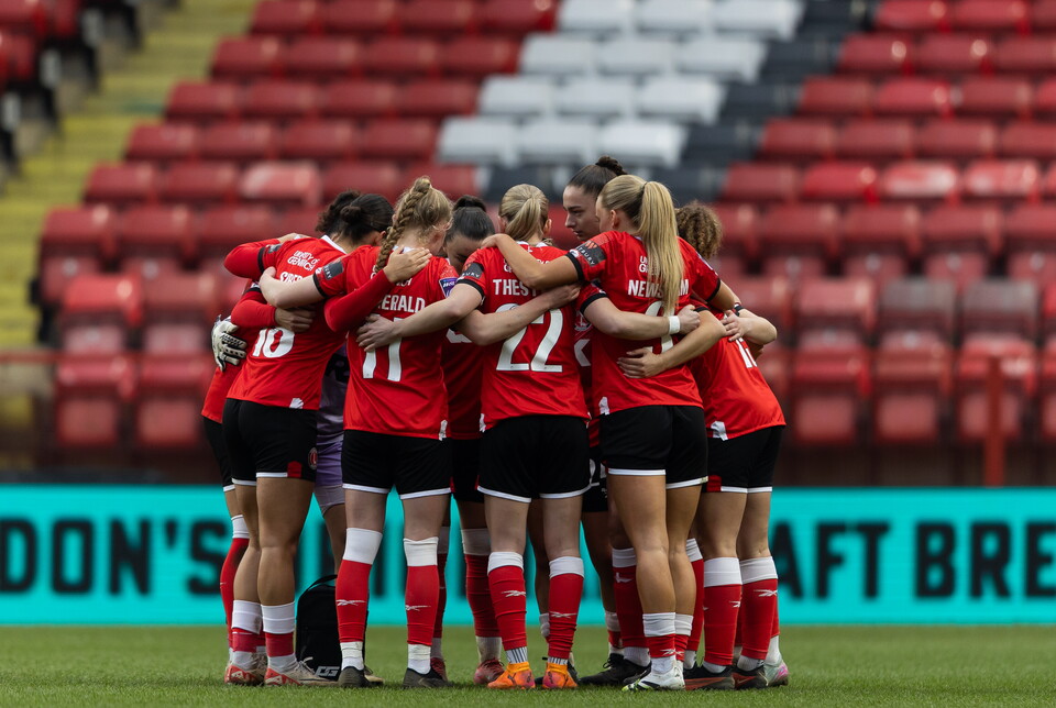 Charlton Athletic Women's Football Club Swindon Town FA Cup Huddle
