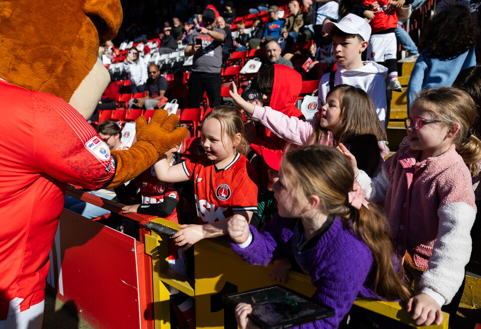Schools Partnership kids meet Floyd and Harvey