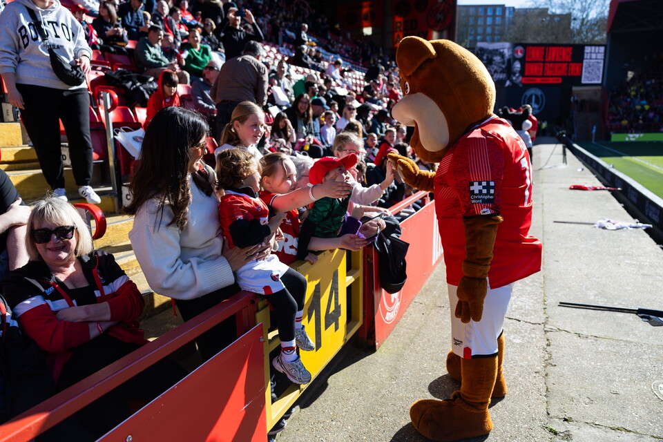 Schools Partnership kids meet Floyd and Harvey