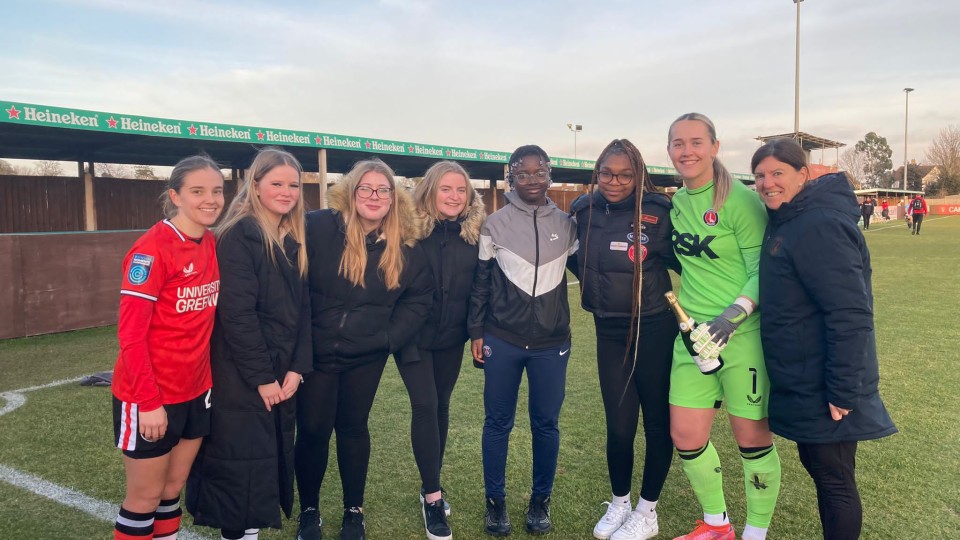 Charlton Athletic Women players with our volunteers