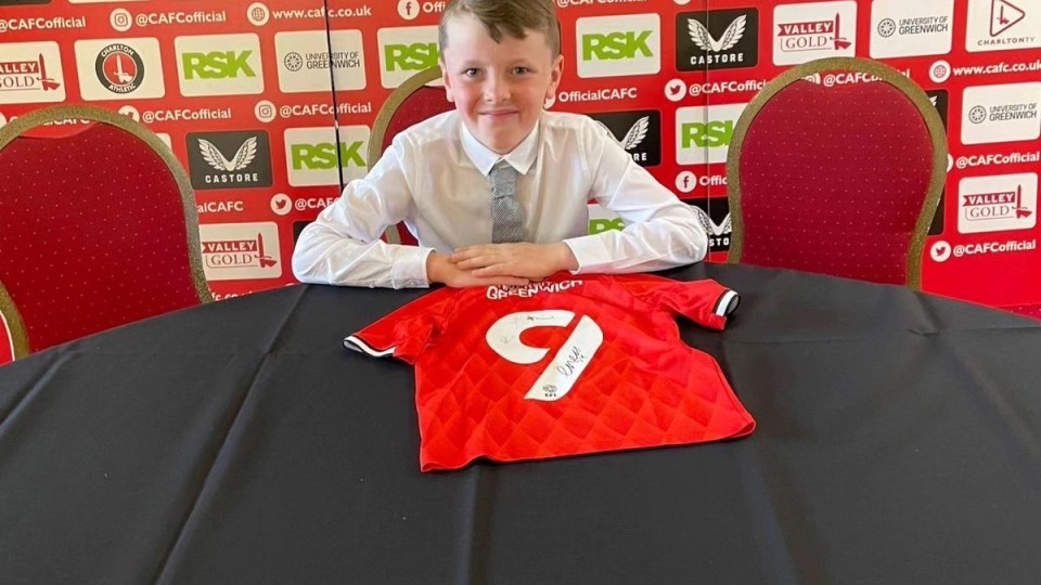 Dylan Burns with his new Charlton shirt