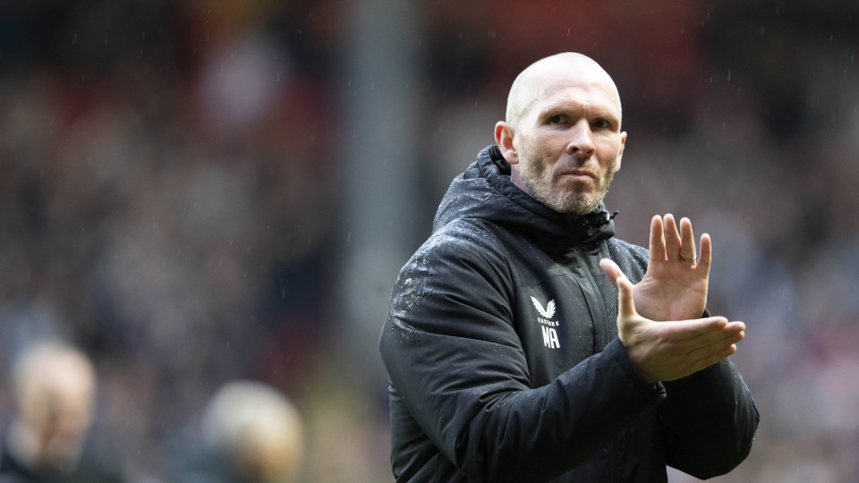 Michael Appleton claps supporters