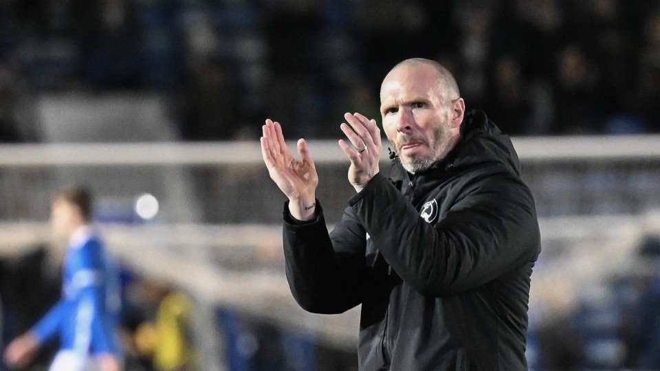 Michael Appleton claps supporters