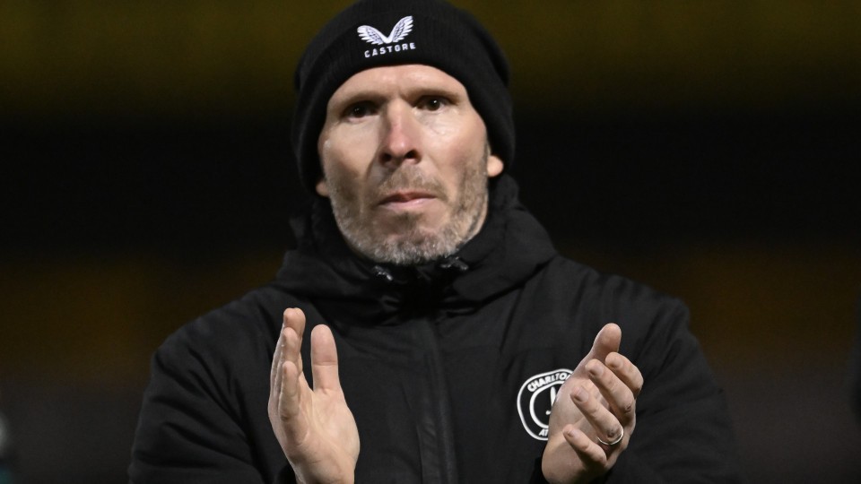 Michael Appleton claps supporters 