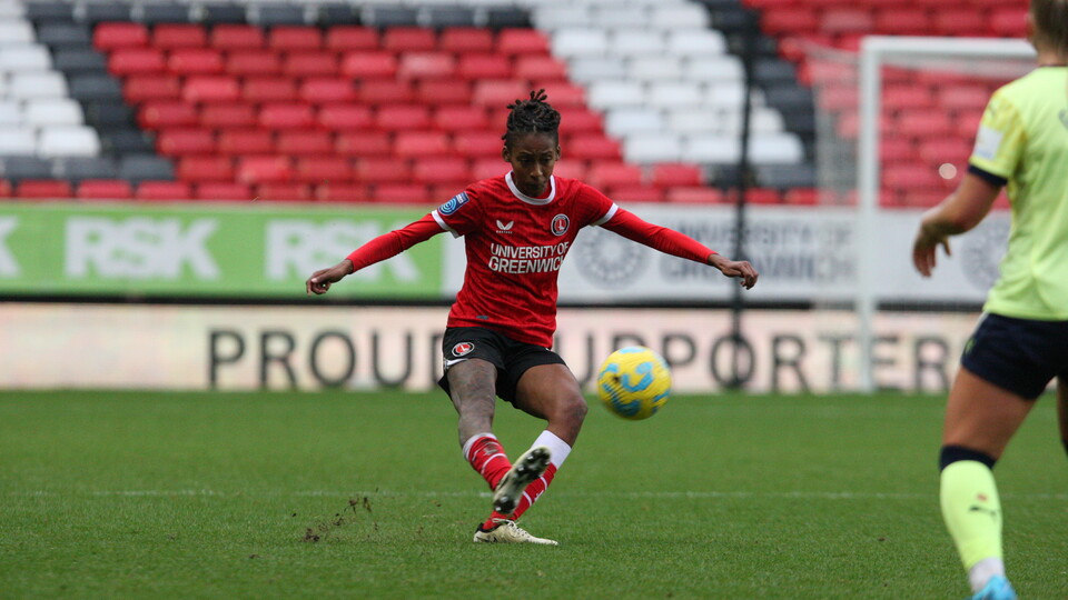 Elisha N'Dow at The Valley