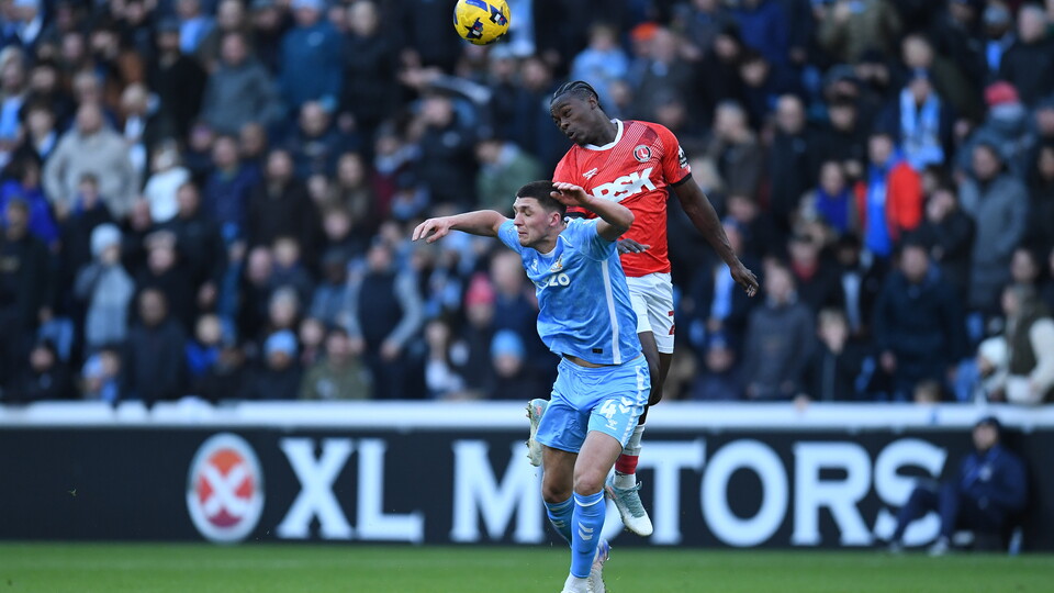 Charlton battle for the ball