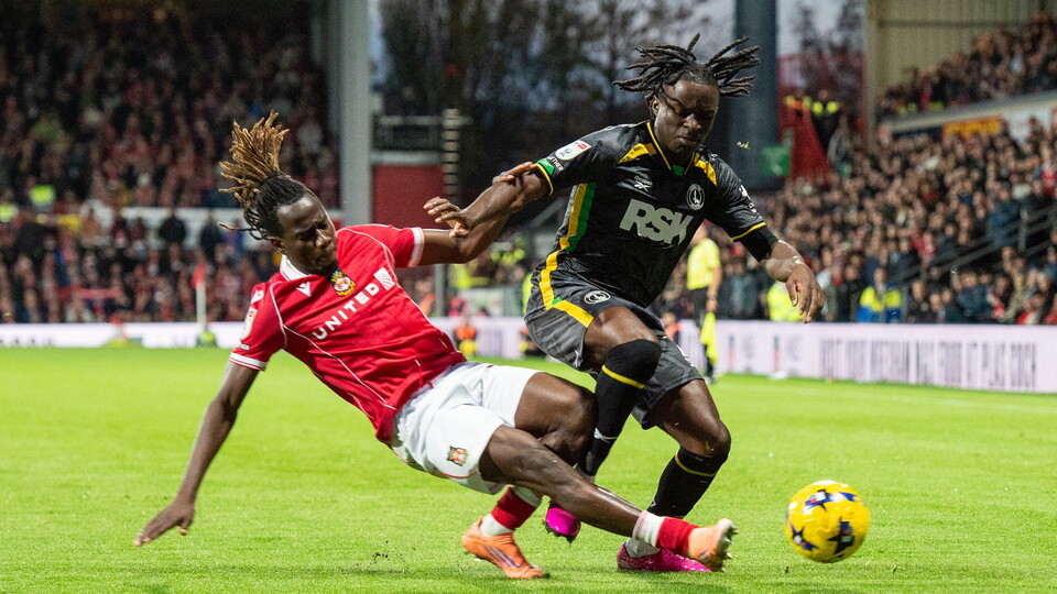 Charlton battle for the ball