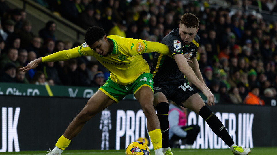 Charlton battle for the ball