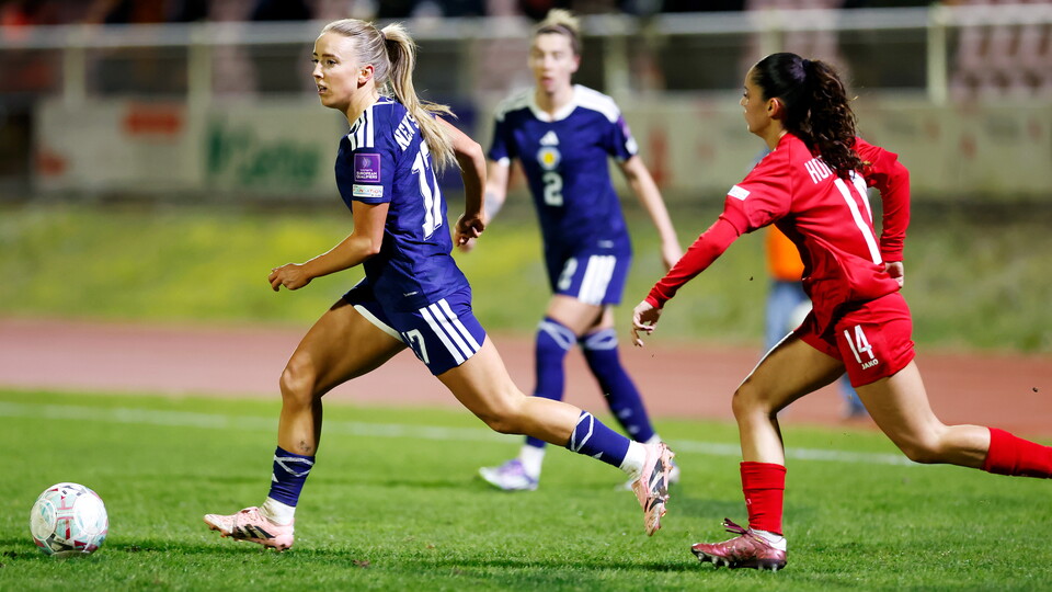 Charlotte Newsham playing for Scotland against Luxembourg